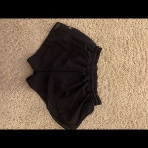 Lululemon hotty hot low rise size 4 2.5inch
